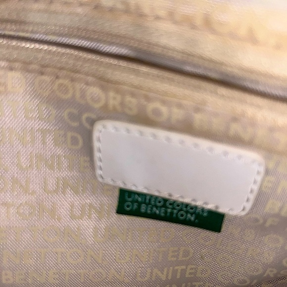 United Colors of Benetton White Leather  Shoulder Bag with Structured Design - Picture 3 of 7